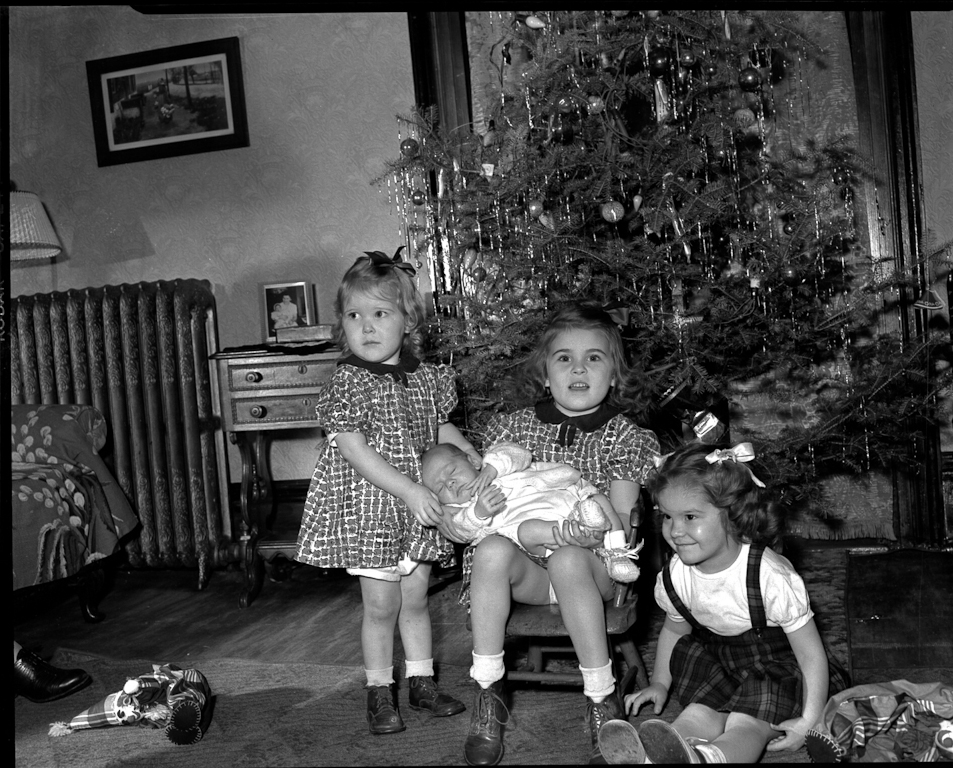 Christmas 1949 - Sally Redhead, Wesley Earl Redhead, Kell Ann Redhead, Linda Jean Gilchrist