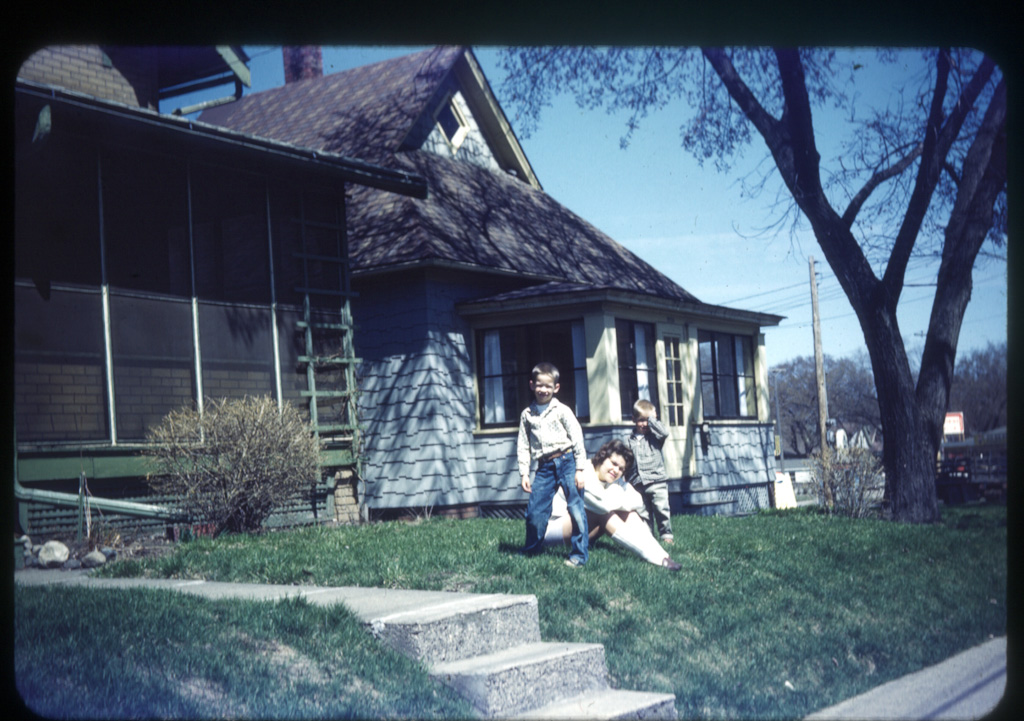 1816 Des Moines St - Larry Alan Gilchrist, Linda Jean Gilchrist, Keith Neal Gilchrist