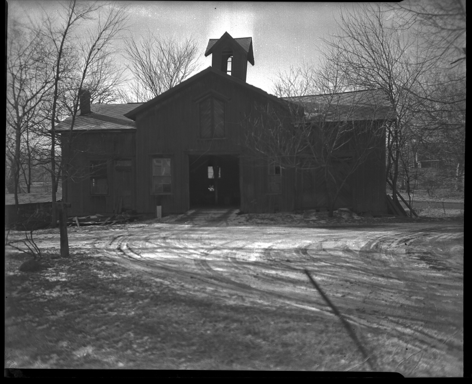 Worn out Barn at Seven Gables