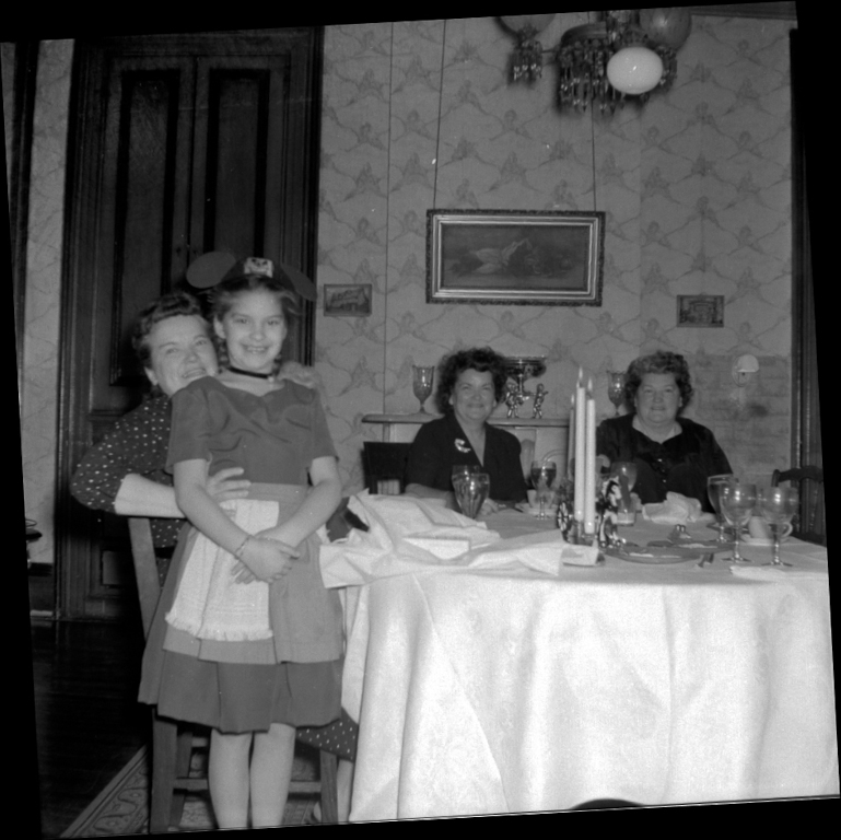 Linda Jean Gilchrist, Frances Marion Crowe, Mildred Grace Crowe Redhead, Ruby Crowe Keefner