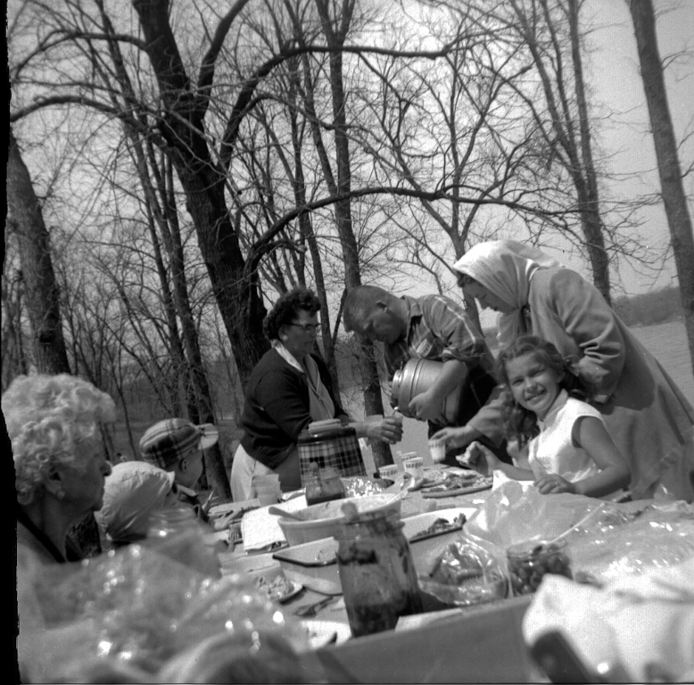 Jenny Squire Redhead, Douglas Seymour Redhead, Wesley Earl Redhead, Mildred Grace Redhead, Wesley Dean Redhead, Marjorie Aileen Winemiller Redhead, Linda Jean Gilchrist Mollman