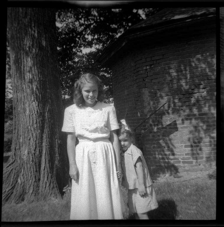 Mildred Joy Redhead Gilchrist, Linda Jean Gilchrist