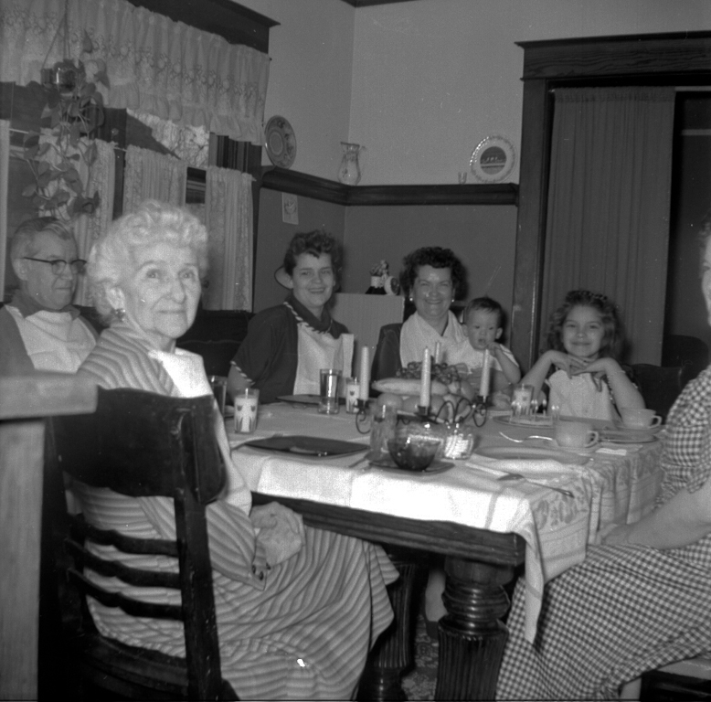 Jessie Squire Redhead, Herbert Henry Redhead, Mildred Joy Redhead Gilchrist, Mildred Grace Crowe Redhead, Larry Alan Gilchrist, Linda Mollman, Nellie Crowe