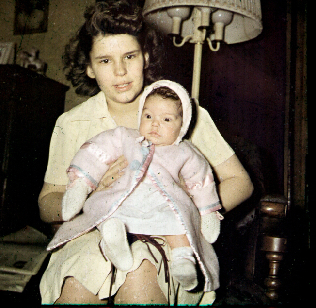 Mildred Joy Redhead Gilchrist, Linda Jean Gilchrist Mollman
