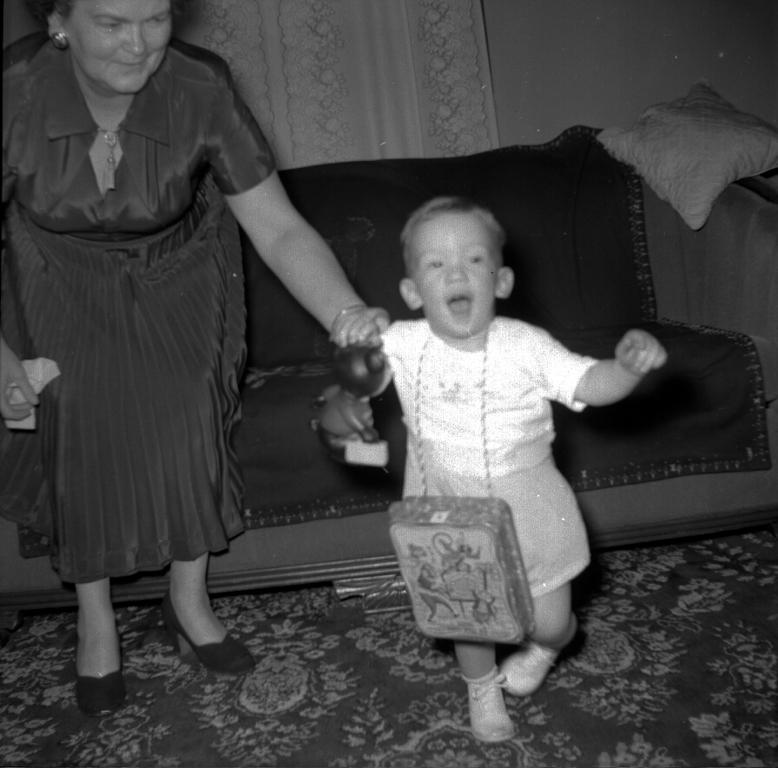 Mildred Grace Crowe Redhead, Larry Alan Gilchrist