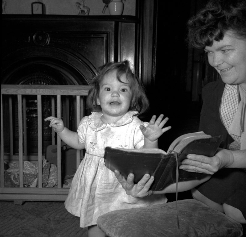 Linda Jean Gilchrist, Mildred Grace Crowe Redhead