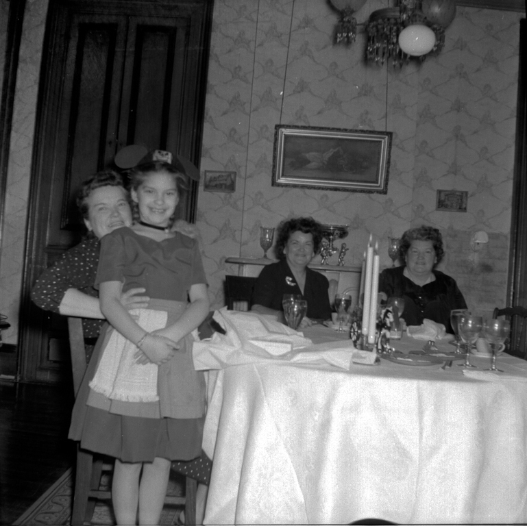 Linda Jean Gilchrist, Frances Crowe, Mildred Grace Crowe Redhead, Ruby Crowe