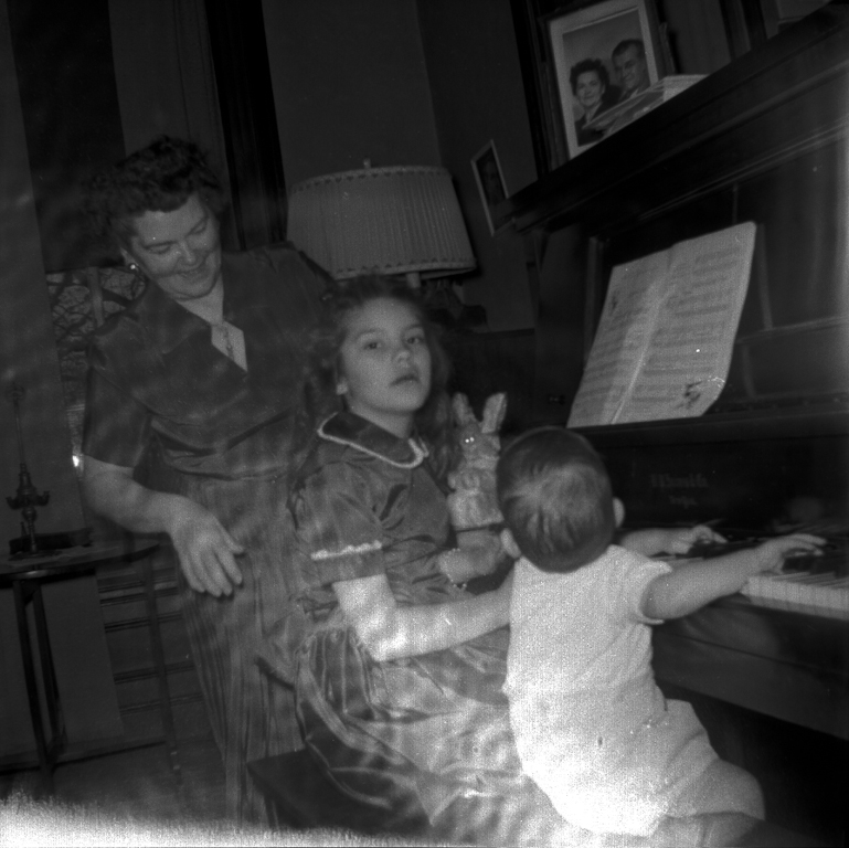 Mildred Grace Crowe Redhead, Linda Jean Gilchrist, Larry Alan Gilchrist
