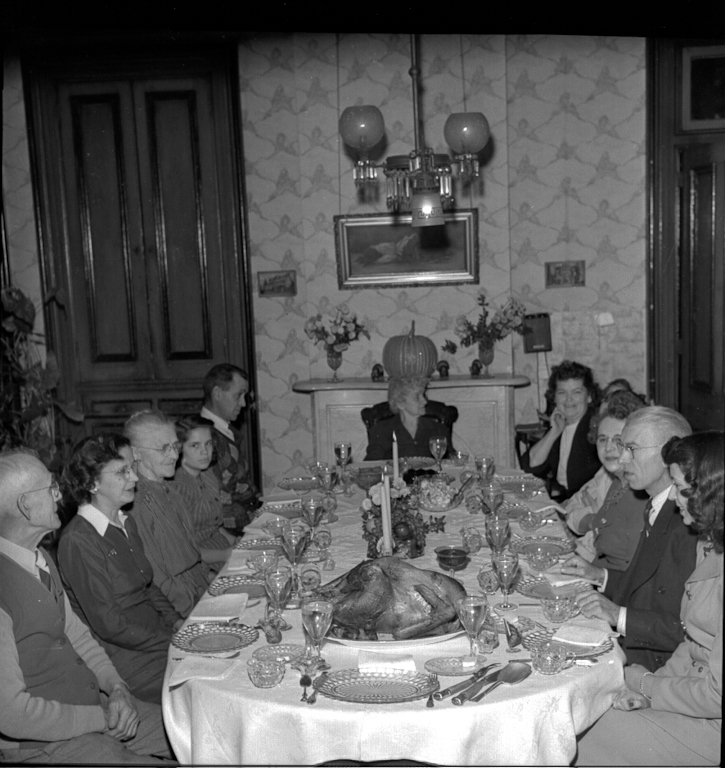 Herbert Stone Redhead, Ada Redhead Nelson, Aunt Annie, Mildred Joy Redhead Gilchrist, George Jr.,  Jennie Squire Redhead, Mildred Grace Crowe Redhead, unseen, Helen, Lonnie Nelson, Shirley Nelson