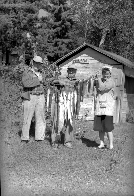 Minnesota - Wesley Dale Redhead, Herbert Henry Redhead, Mildred Grace Crowe Redhead