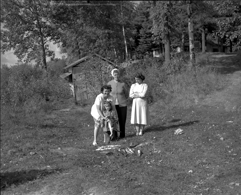 Mildred Grace Crowe Redhead, Linda Jean Gilchrist, Mrs. Monsen, Mildred Joy Redhead Gilchrist