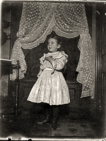 Helen Redhead... just posing?  Pledge of allegiance was written in 1892.